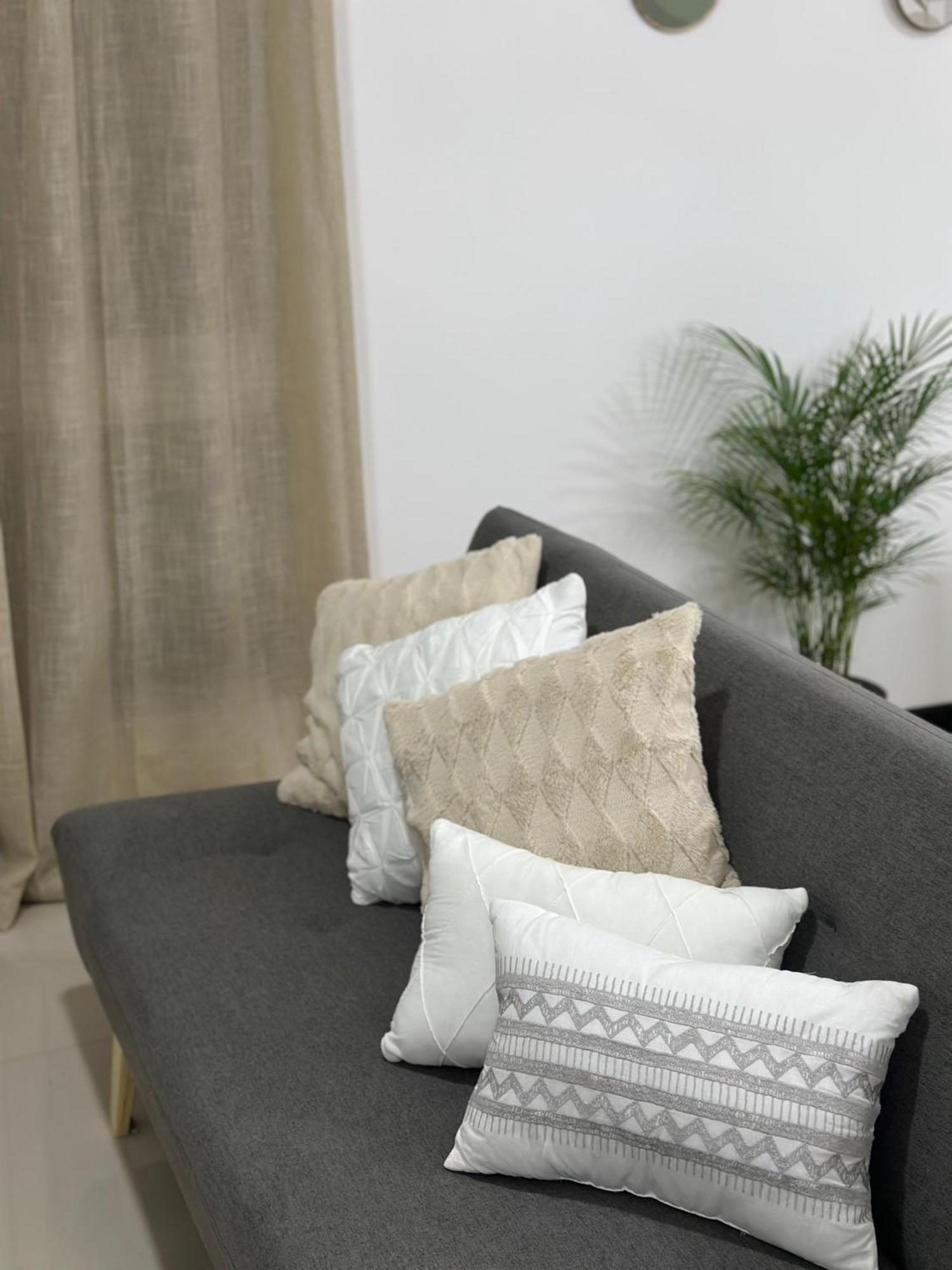 Apartment 3br,2ba, 4mi From Sjo Airport, Pool,gated, Gym *